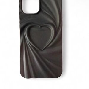 SHEIN Black Swirl Heart Phone Case